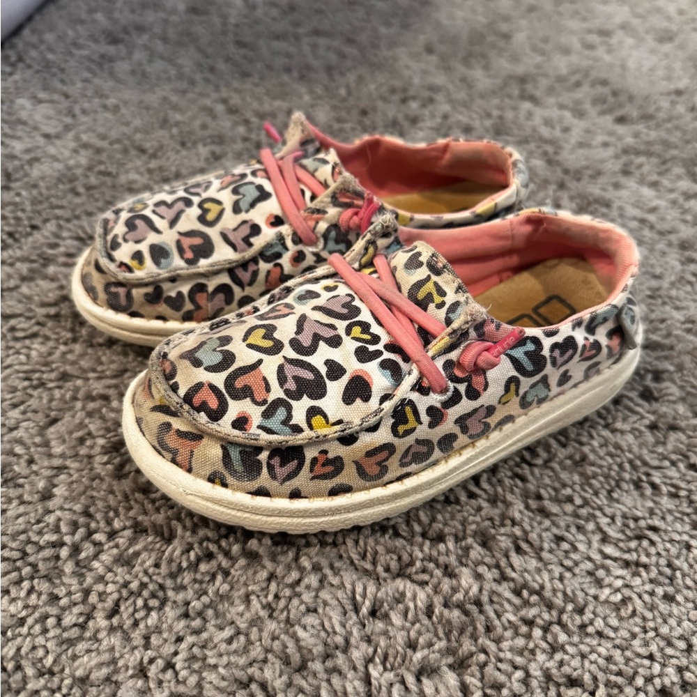 Hey dude girls slip on Colorful Heart Pattern Kids Shoes sz 10k